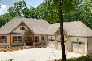 Dream House Plan - Craftsman Exterior - Front Elevation Plan #437-103