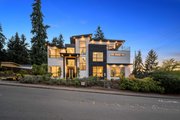 Contemporary Style House Plan - 5 Beds 5.5 Baths 4237 Sq/Ft Plan #1066-261 