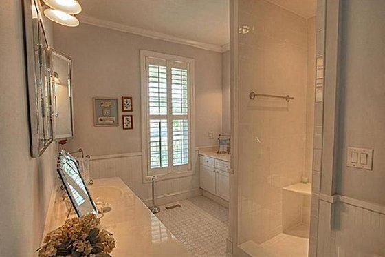 Bathroom - 2600 square foot Southern home