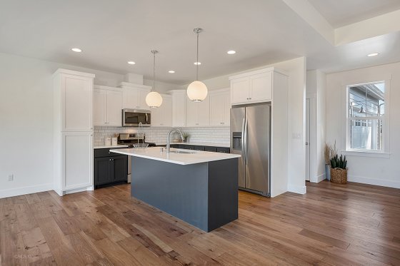 Interior - Kitchen for Craftsman House Plan #1070-24 - 3 bed, 2 bath