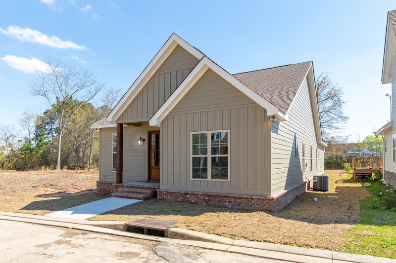 Dream House Plan - Photo 2 for Cottage House Plan #430-114 - 3 bed, 2 bath