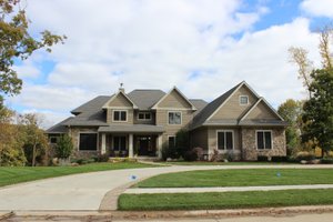 Traditional Exterior - Front Elevation Plan #70-1554