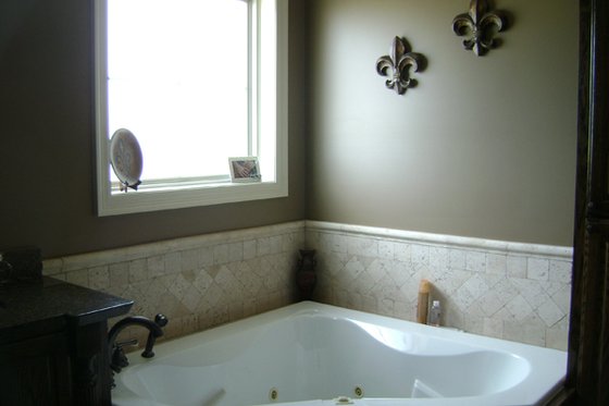 Interior - Master Bathroom for European House Plan #21-262 - 3 bed, 2 bath