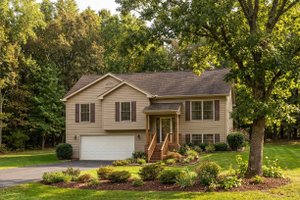 Traditional Exterior - Front Elevation Plan #22-532