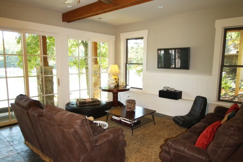 Dream House Plan - Interior - Family Room for Farmhouse House Plan #54-480 - 3 bed, 3 bath