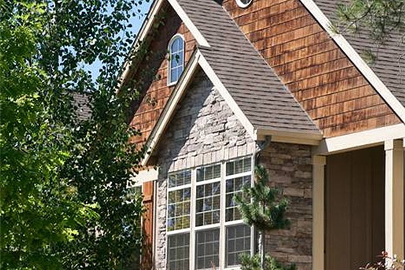 Home Plan - Front View - 2000 square foot Craftsman home