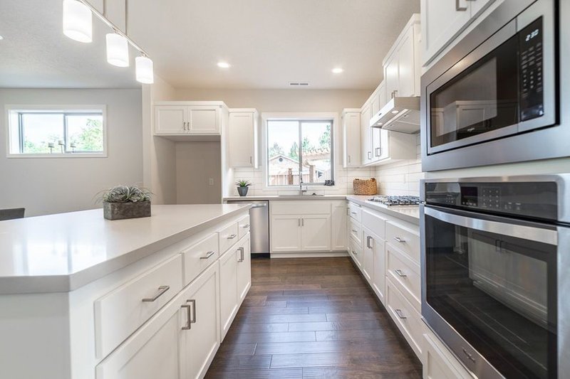 Dream House Plan - Interior - Kitchen 2 for Traditional House Plan #124-1162 - 3 bed, 3 bath