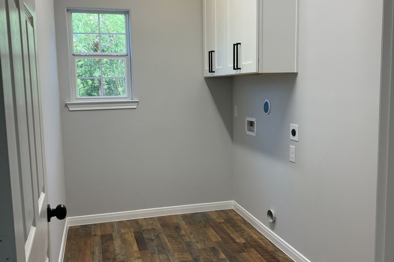 Architectural House Design - Interior - Laundry for Craftsman House Plan #437-99 - 3 bed, 2 bath