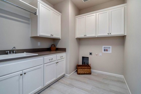 Photo 6 for Ranch House Plan #124-1186 - 3 bed, 2 bath