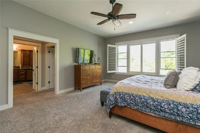 House Plan Design - Interior - Master Bedroom for Traditional House Plan #70-1554 - 7 bed, 4.5 bath