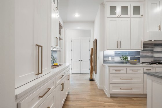 Interior - Kitchen 4 for Traditional House Plan #1098-8 - 4 bed, 4.5 bath