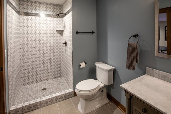 Interior - Bathroom for Farmhouse House Plan #51-1132 - 4 bed, 4.5 bath