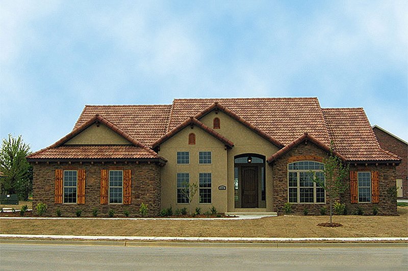 European Style House Plan - 4 Beds 3 Baths 2075 Sq/Ft Plan #17-654