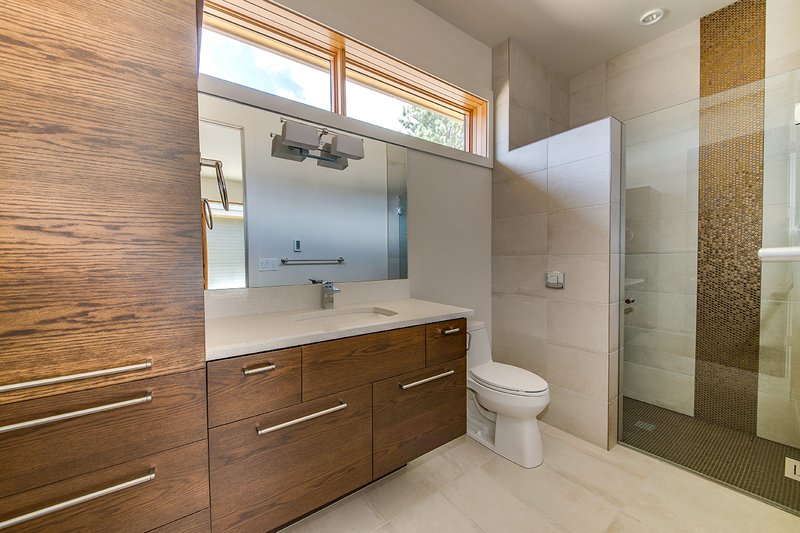 Architectural House Design - Interior - Bathroom 2 for Contemporary House Plan #892-22 - 3 bed, 3.5 bath