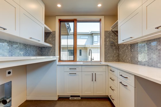 Interior - Laundry for Contemporary House Plan #892-39 - 4 bed, 4.5 bath