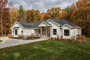 Ranch Exterior - Front Elevation Plan #1084-2