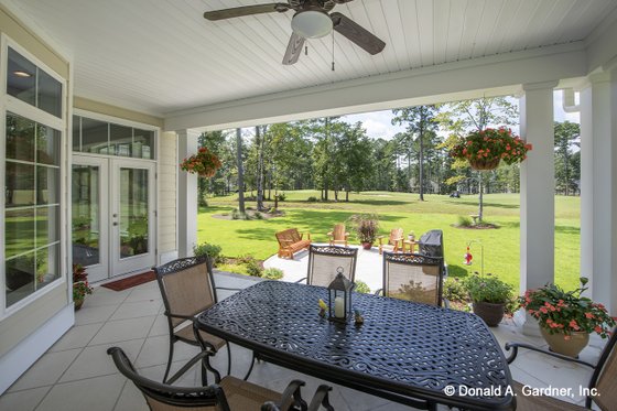 Exterior - Covered Porch for Craftsman House Plan #929-824 - 4 bed, 3 bath