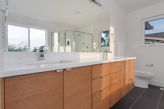 Interior - Master Bathroom 1 for Contemporary House Plan #132-228 - 5 bed, 3 bath