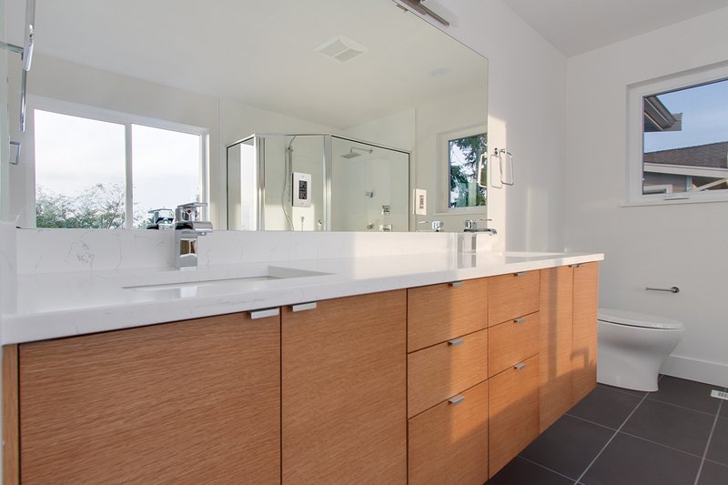 Architectural House Design - Interior - Master Bathroom 1 for Contemporary House Plan #132-228 - 5 bed, 3 bath