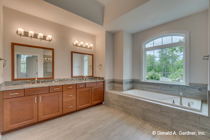 Home Plan - Interior - Master Bathroom 3 for Country House Plan #929-818 - 4 bed, 4 bath