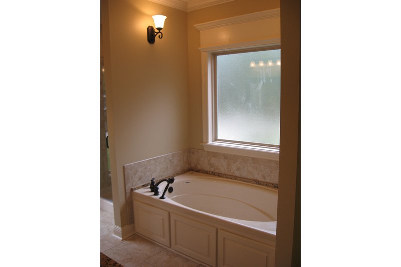 House Plan Design - Interior - Master Bathroom 1 for Southern House Plan #430-37 - 4 bed, 2.5 bath