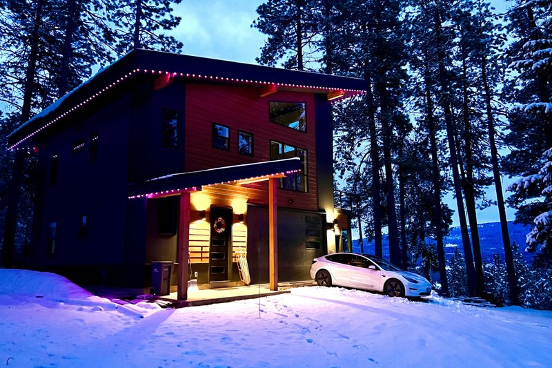 House Plan Design - Photo 4 for Modern House Plan #932-608 - 3 bed, 2 bath