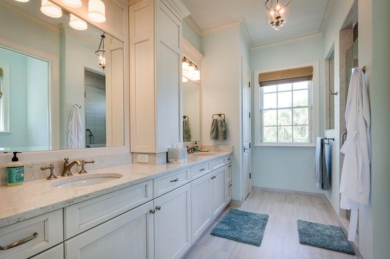 Interior - Master Bathroom for Farmhouse House Plan #938-82 - 4 bed, 4.5 bath