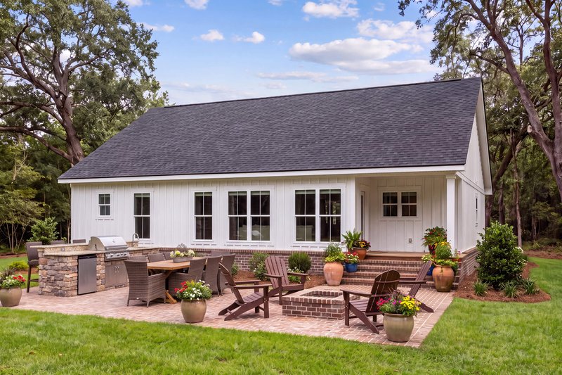 House Blueprint - Exterior - Rear Elevation for Farmhouse House Plan #430-452 - 3 bed, 2 bath
