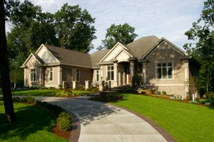 Ranch Exterior - Front Elevation Plan #70-1548