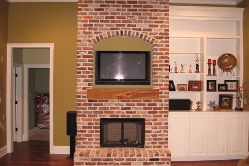 Home Plan - Interior - Family Room for Southern House Plan #430-49 - 4 bed, 2.5 bath