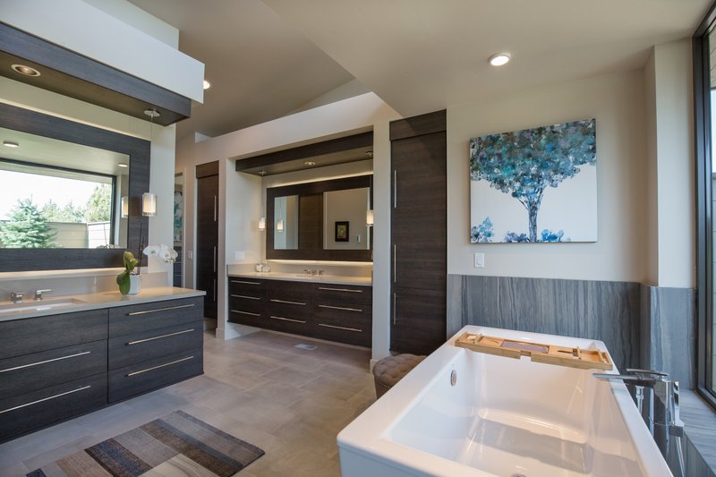 House Blueprint - Interior - Master Bathroom 1 for Contemporary House Plan #892-42 - 4 bed, 5.5 bath