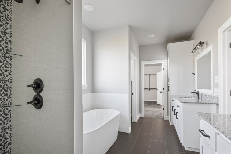 Home Plan - Interior - Master Bathroom 3 for Farmhouse House Plan #430-184 - 4 bed, 2.5 bath