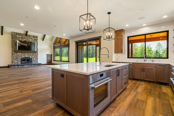 Photo 16 for Craftsman House Plan #1070-152 - 4 bed, 3 bath