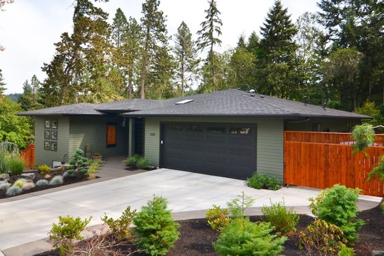 Photo 6 for Prairie House Plan #124-946 - 3 bed, 2 bath