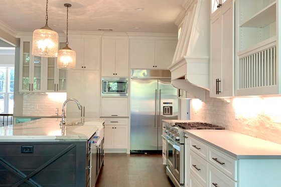 Interior - Kitchen for Craftsman House Plan #437-116 - 4 bed, 4 bath