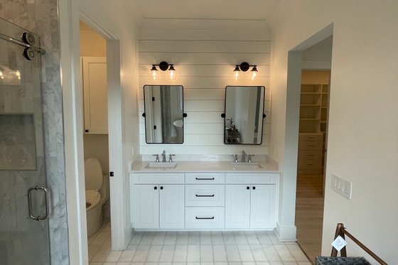 Interior - Master Bathroom for Traditional House Plan #1058-218 - 4 bed, 4 bath