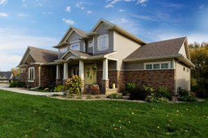 Craftsman Exterior - Front Elevation Plan #70-1470