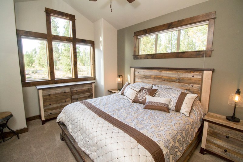 House Blueprint - Interior - Bedroom for Craftsman House Plan #892-49 - 3 bed, 4.5 bath