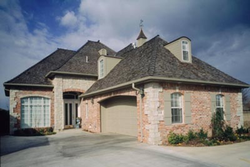 Home Plan - Traditional Exterior - Front Elevation Plan #52-123