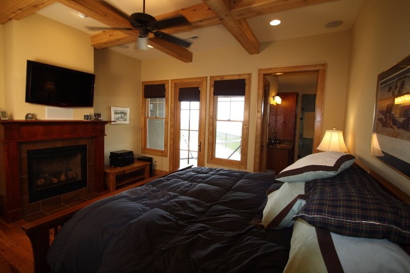 House Plan Design - Interior - Master Bedroom for Ranch House Plan #54-481 - 4 bed, 3.5 bath