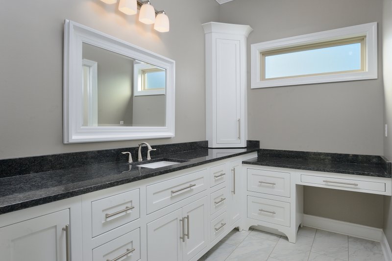 Home Plan - Interior - Master Bathroom for Tudor House Plan #45-372 - 4 bed, 3.5 bath