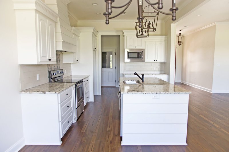 Architectural House Design - Interior - Kitchen 3 for Southern House Plan #430-183 - 4 bed, 2 bath