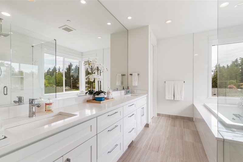 House Blueprint - Interior - Master Bathroom 2 for Contemporary House Plan #1066-121 - 4 bed, 2.5 bath