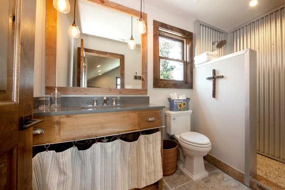 Interior - Bathroom for Farmhouse House Plan #935-26, 1 bath