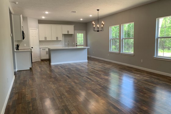 Interior - Family Room for Craftsman House Plan #437-99 - 3 bed, 2 bath