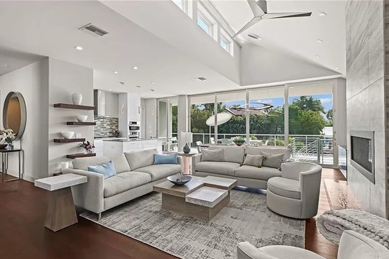 Interior - Family Room for Contemporary House Plan #548-39 - 3 bed, 3.5 bath